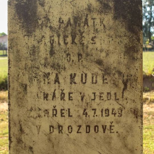 Kříž v Drozdově u hřbitova