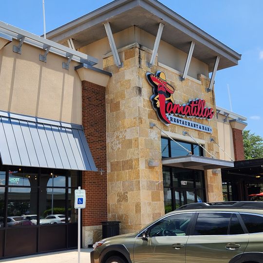 Tomatillos Restaurant & Bar