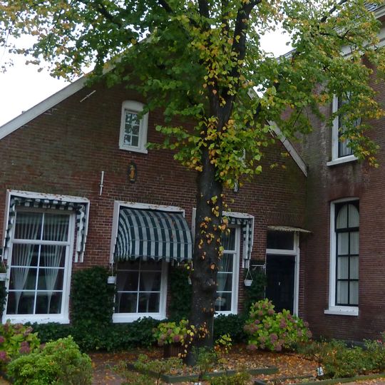 Eenvoudig pand onder zadeldak