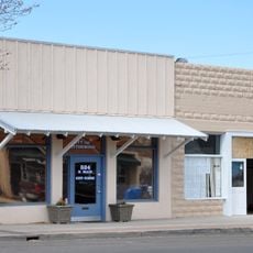 Building at 826 North Main Street