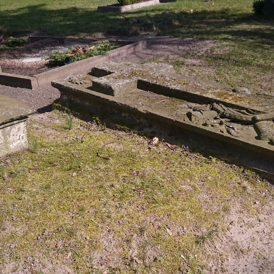 Grabmal eines Offiziers Friedhof