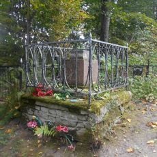 Могила А.М. Рылеевой, матери поэта-декабриста К.Ф. Рылеева (Рождествено)