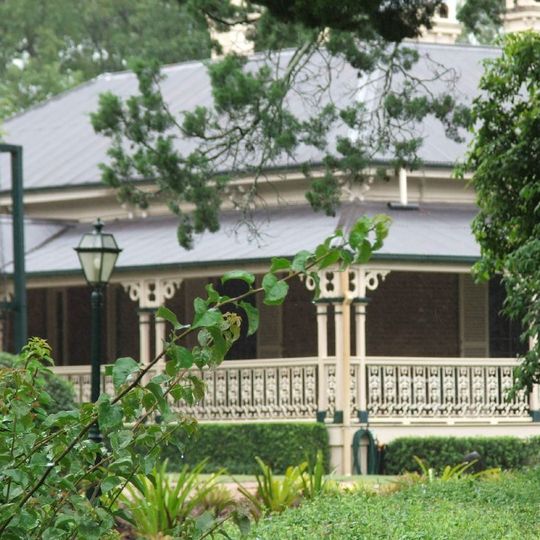 Greylands, Indooroopilly