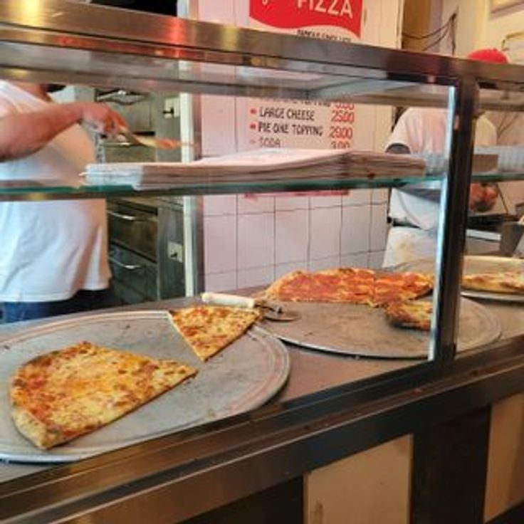 Joe's Pizza