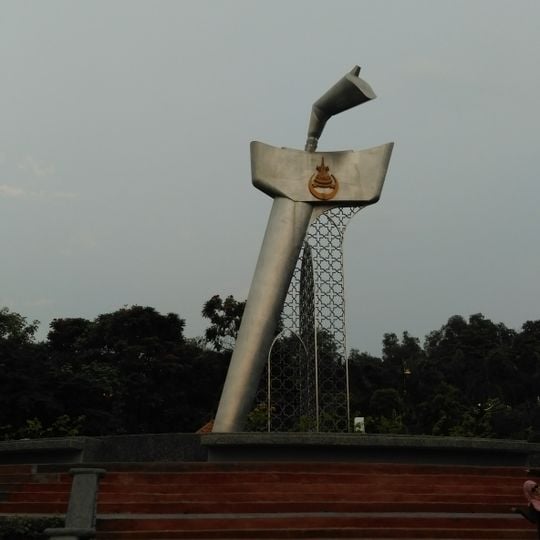 Tugu Keris