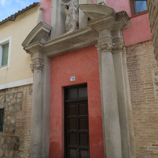 Portada de la iglesia de San Torcuato
