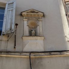 Vierge aux bras cassés
