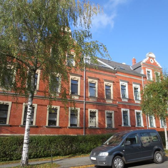 Doppelmietshaus in offener Bebauung mit Vorgarten Lichtenauer Straße 9; 11