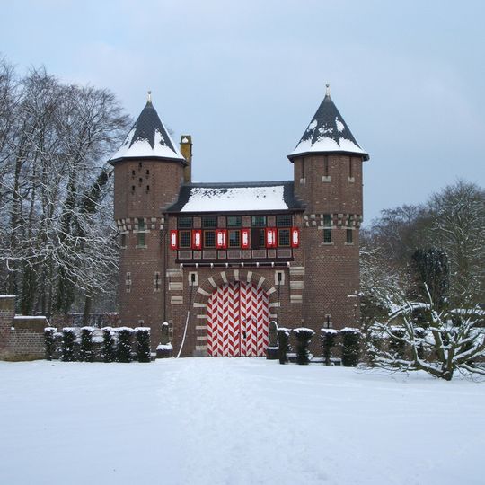 Duivenpoort, Kasteel De Haar