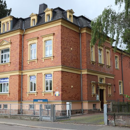 Villa Straße der Deutschen Einheit 7