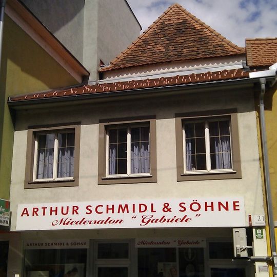 Tour défensive du monastère franciscain