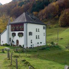 Little castle Beroldingen with chapel