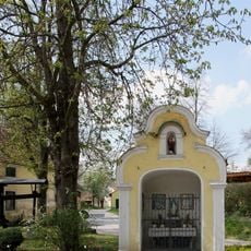 Wegkapelle samt Herz Jesu-Statuette