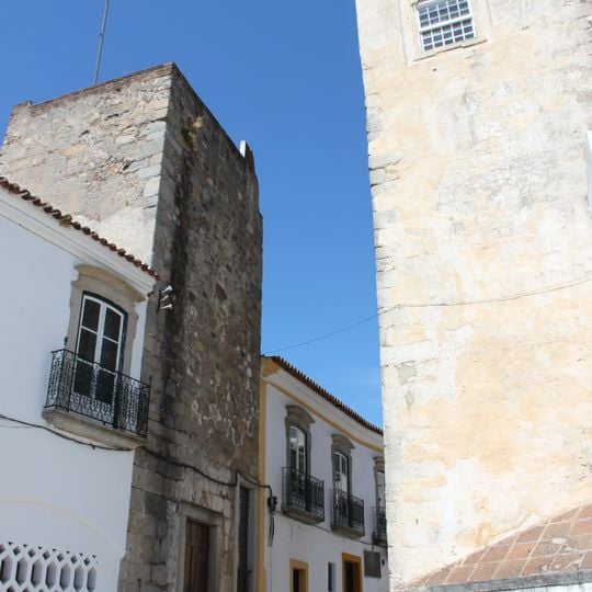Muralhas de Évora