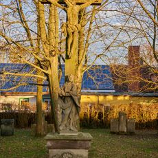 Friedhofskreuz Nähe Lindenallee in Bergtheim
