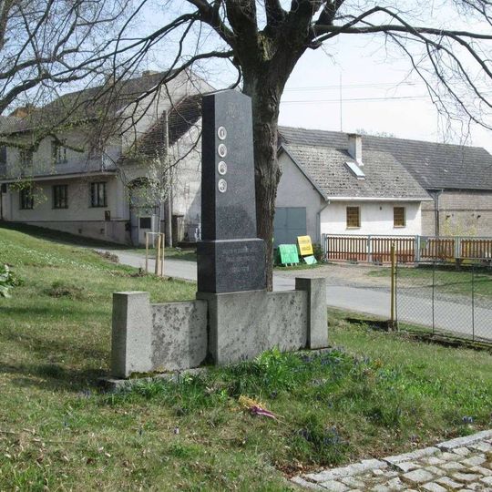 Pomník padlým v Těnovicích