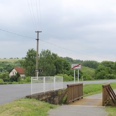 Lávka vedle mostu na jihovýchodním konci Točníku