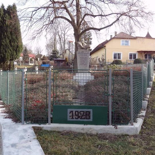 Pomník padlým v Rodinově