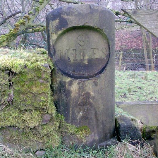 Huddersfield Narrow Canal, Milestone At The End Of Boundary Wall At Se 062 131