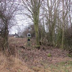 Kříž na západním okraji Chválova u chatek