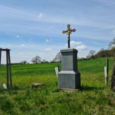 Kříž u silnice západně Lážoviček