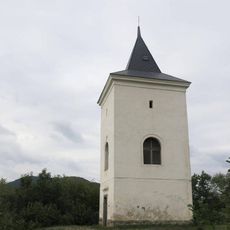 Zvonice na vrchu nad Levínem
