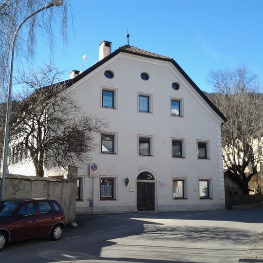 Pfarrwidum mit Kapelle in Sterzing