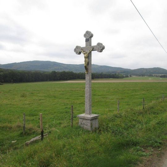 Kříž mezi Dobčicemi a Zábořím