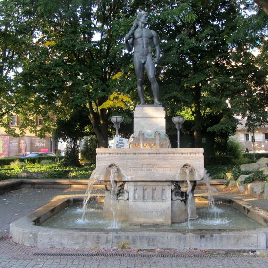 Weißer Stein Brunnen