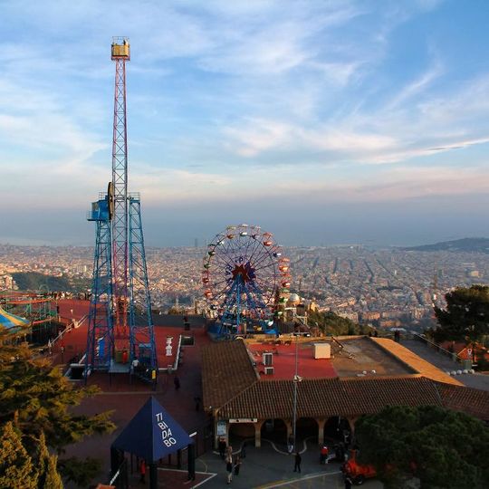 Vallvidrera, el Tibidabo i les Planes