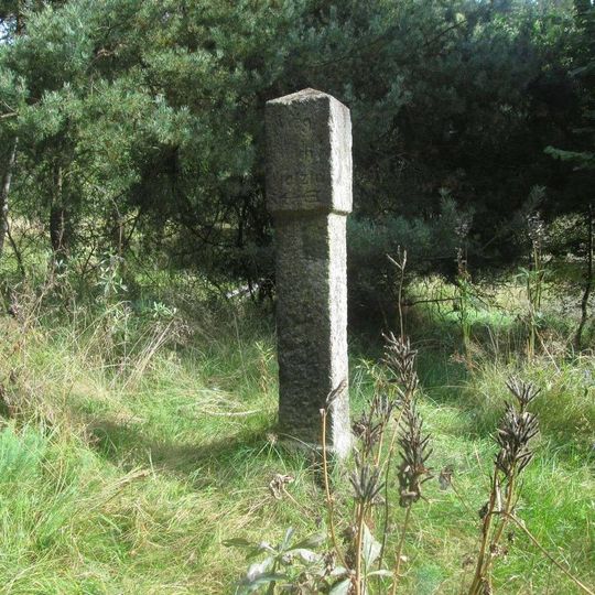 Rozcestník jižně od Kračína