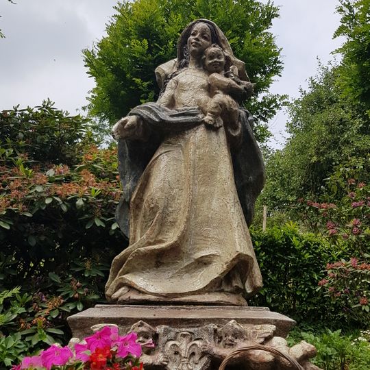 Statue of Maria