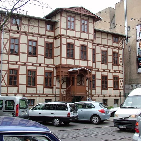 Kamienica przy ul. Dąbrowskiego 42 w Poznaniu