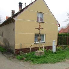 Kříž ve Vlkýši