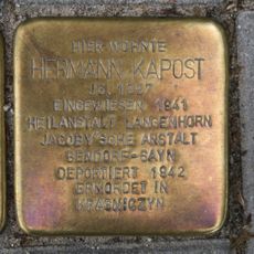 Stolperstein en memoria de Hermann Kapost