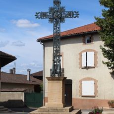 Croix de l'église de Cormoranche-sur-Saône