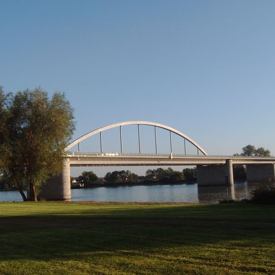 Donaubrücke Fischerdorf