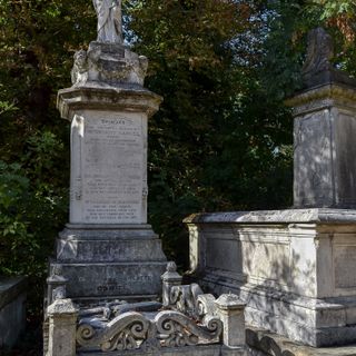 Monument To Henry Daniel, Nunhead Cemetery