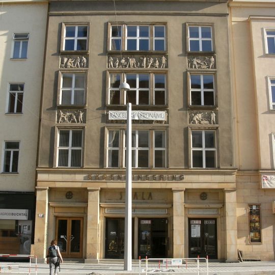 Moravské náměstí 3