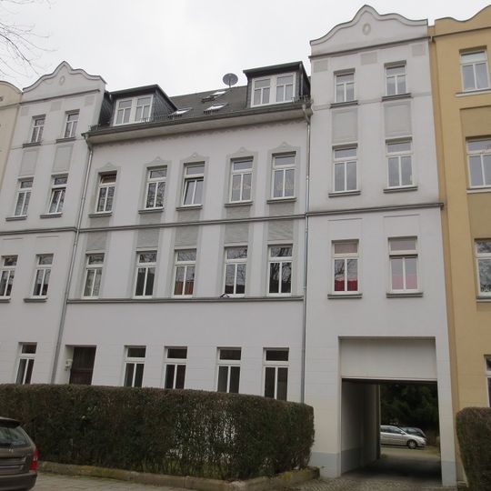 Mietshaus in geschlossener Bebauung Rößlerstraße 18b