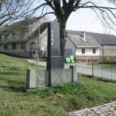 Pomník padlým v Těnovicích