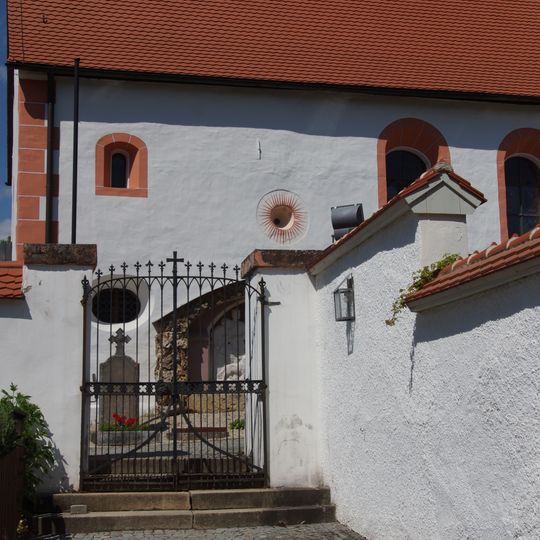 Friedhofsmauer Hirschbacher Straße 3