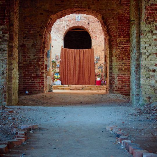 Никольская церковь с живописью и иконостасом