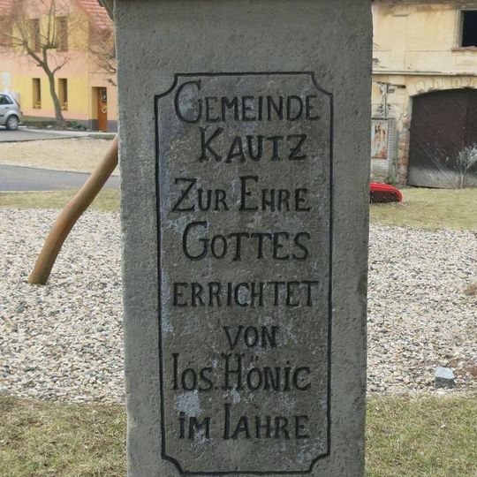 Kříž na návsi v Chouči