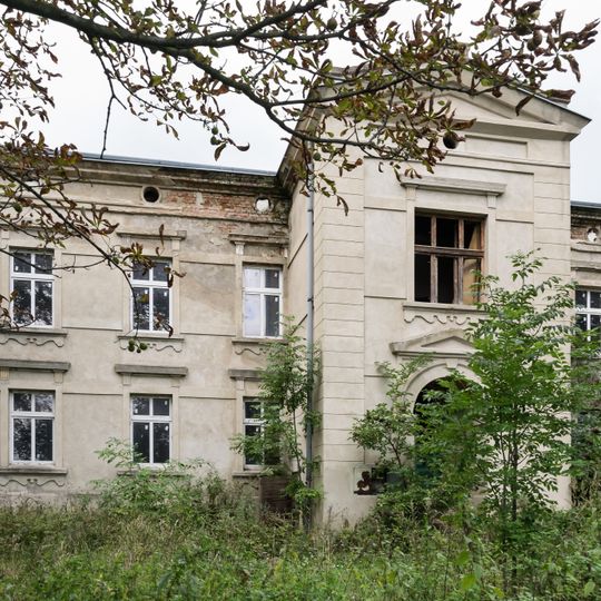 Palace in Brodziszów