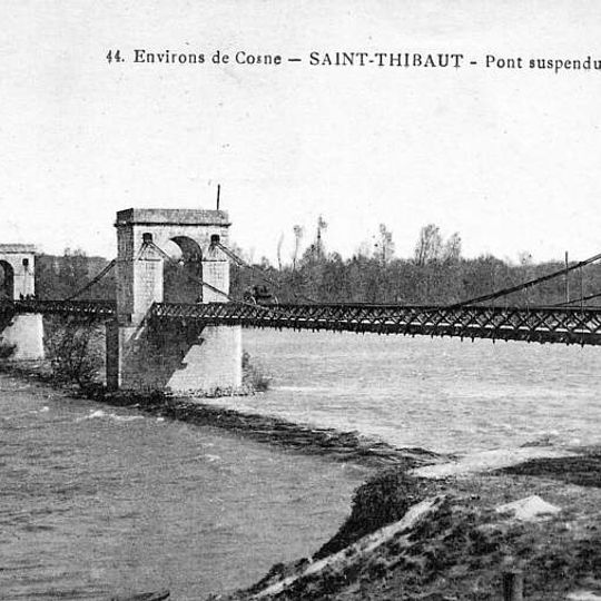 Suspension bridge of Saint-Thibault-sur-Loire