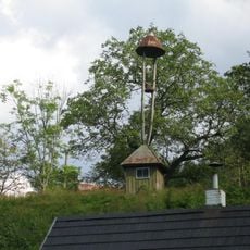 Zvonice nad hlavní komunikací v Hutisku - Solanci