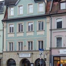 Wohn- und Geschäftshaus