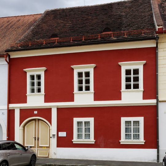 Bürgerhaus mit Hofgebäude und Teil der Stadtbefestigung
