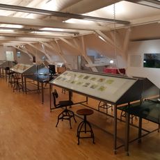 Foundation Collection Robert